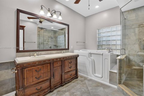 House in Boca Raton, Florida 3 bedrooms, 210.61 sq.m. № 2020972 - photo 30