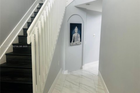 Купить виллу или дом в Майами, Флорида 6 спален, 296.54м2, № 1992130 - фото 8