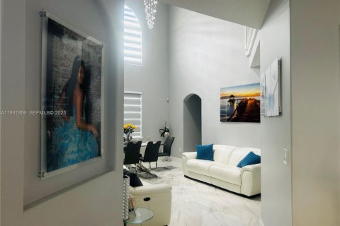 Купить виллу или дом в Майами, Флорида 6 спален, 296.54м2, № 1992130 - фото 10