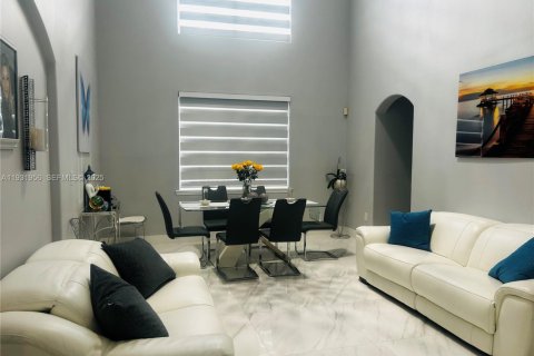 Купить виллу или дом в Майами, Флорида 6 спален, 296.54м2, № 1992130 - фото 5