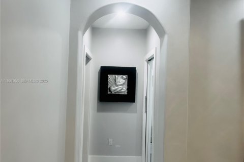 Купить виллу или дом в Майами, Флорида 6 спален, 296.54м2, № 1992130 - фото 20