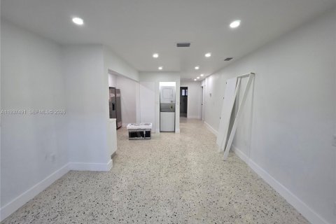 Снять в аренду виллу или дом в Хайалиа, Флорида 2 спальни, 74.32м2, № 1995994 - фото 11