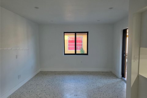 Снять в аренду виллу или дом в Хайалиа, Флорида 2 спальни, 74.32м2, № 1995994 - фото 12