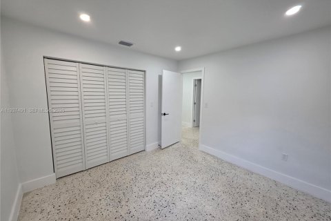 Снять в аренду виллу или дом в Хайалиа, Флорида 2 спальни, 74.32м2, № 1995994 - фото 9