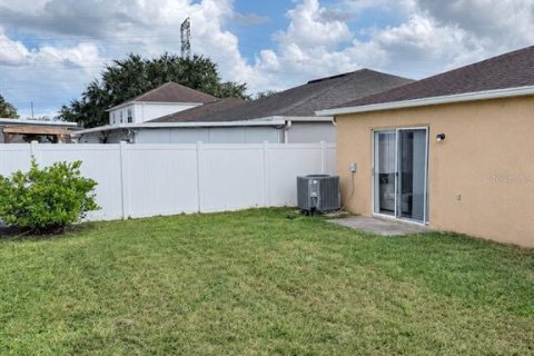 House in Orlando, Florida 4 bedrooms, 174.1 sq.m. № 2403683 - photo 29