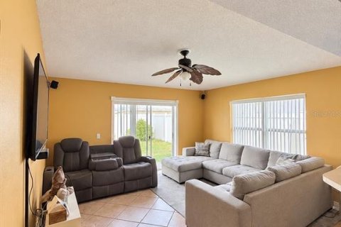 House in Orlando, Florida 4 bedrooms, 174.1 sq.m. № 2403683 - photo 12