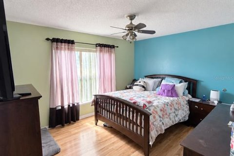 House in Orlando, Florida 4 bedrooms, 174.1 sq.m. № 2403683 - photo 16