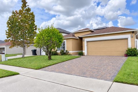 House in Orlando, Florida 4 bedrooms, 174.1 sq.m. № 2403683 - photo 3