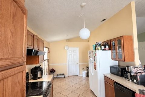 House in Orlando, Florida 4 bedrooms, 174.1 sq.m. № 2403683 - photo 9