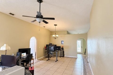 House in Orlando, Florida 4 bedrooms, 174.1 sq.m. № 2403683 - photo 22