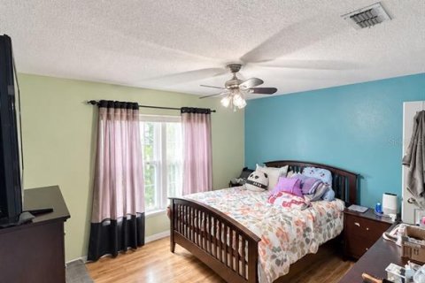 House in Orlando, Florida 4 bedrooms, 174.1 sq.m. № 2403683 - photo 14