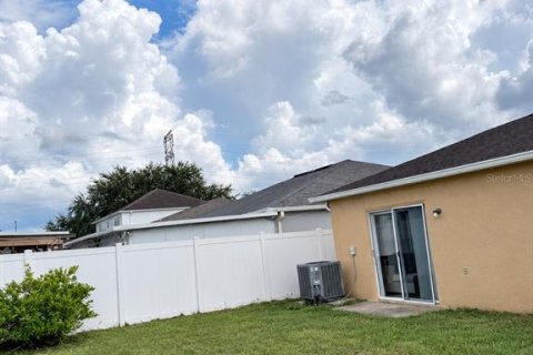 House in Orlando, Florida 4 bedrooms, 174.1 sq.m. № 2403683 - photo 28