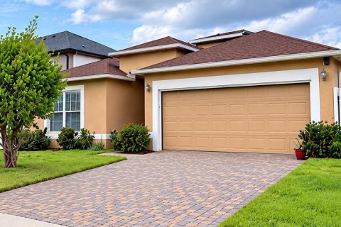 House in Orlando, Florida 4 bedrooms, 174.1 sq.m. № 2403683