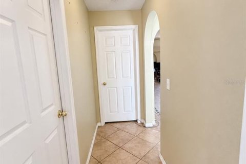 House in Orlando, Florida 4 bedrooms, 174.1 sq.m. № 2403683 - photo 5