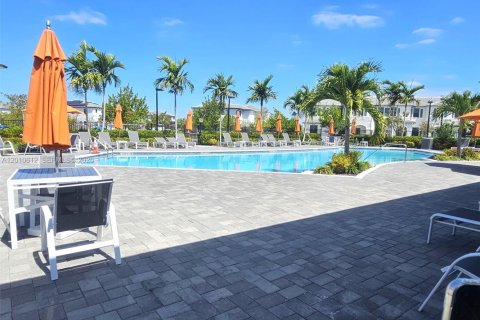 Touwnhouse à vendre à Homestead, Floride: 3 chambres, 157.47 m2 № 2073556 - photo 5