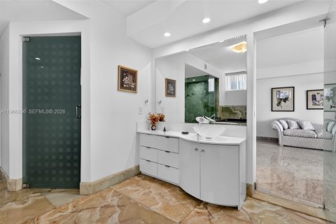 Condominio en venta en Sunny Isles Beach, Florida, 4 dormitorios, 324.23 m2 № 2336644 - foto 23