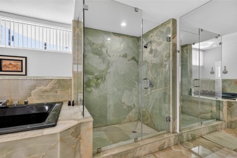 Condominio en venta en Sunny Isles Beach, Florida, 4 dormitorios, 324.23 m2 № 2336644 - foto 25