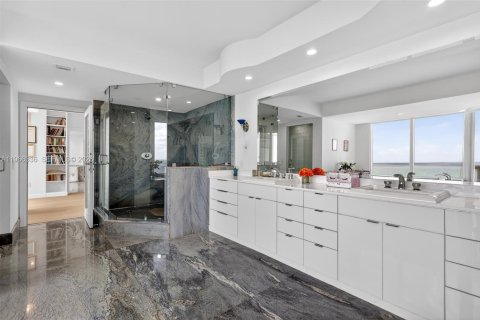 Condominio en venta en Sunny Isles Beach, Florida, 4 dormitorios, 324.23 m2 № 2336644 - foto 30