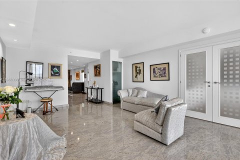 Condominio en venta en Sunny Isles Beach, Florida, 4 dormitorios, 324.23 m2 № 2336644 - foto 20