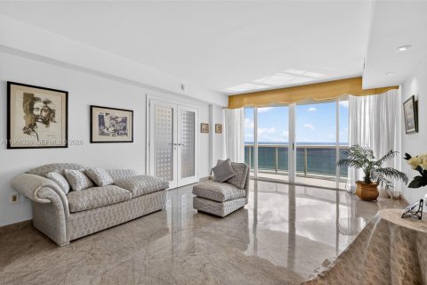Condominio en venta en Sunny Isles Beach, Florida, 4 dormitorios, 324.23 m2 № 2336644 - foto 15