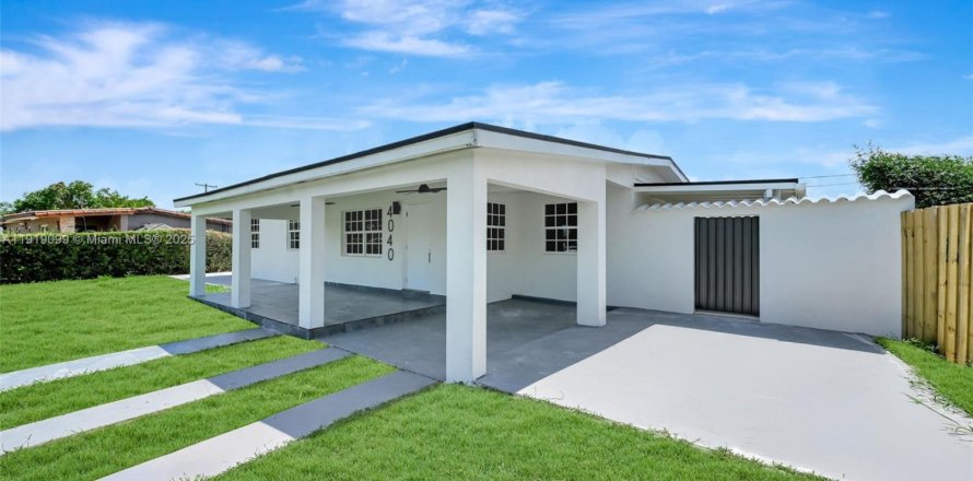 House in Miami, Florida 5 bedrooms, 172.24 sq.m. № 1974383