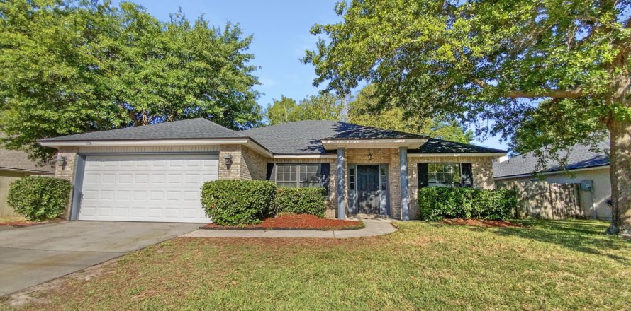 House in Jacksonville, Florida 3 bedrooms, 162.02 sq.m. № 766839