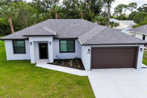 Villa ou maison à North Port, Floride 3 chambres, 139.35 m2 № 2120613
