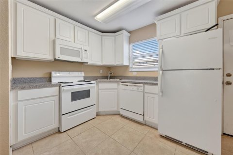 Condo in Saint Augustine, Florida, 2 bedrooms  № 2216632 - photo 2