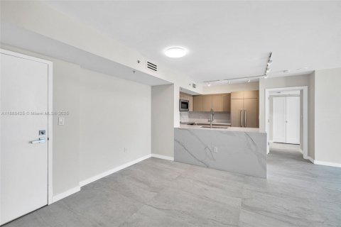 Condominio en venta en Miami Beach, Florida, 2 dormitorios, 100.33 m2 № 1938774 - foto 2