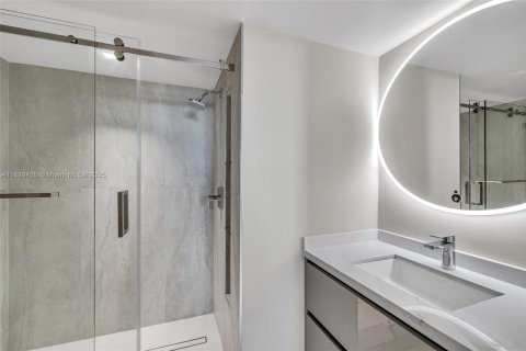 Condominio en venta en Miami Beach, Florida, 2 dormitorios, 100.33 m2 № 1938774 - foto 10