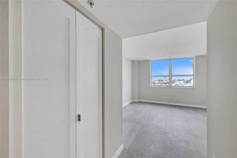 Condominio en venta en Miami Beach, Florida, 2 dormitorios, 100.33 m2 № 1938774 - foto 9