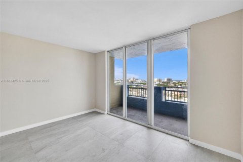 Condominio en venta en Miami Beach, Florida, 2 dormitorios, 100.33 m2 № 1938774 - foto 8