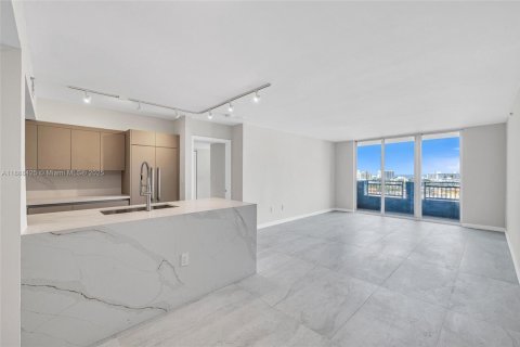 Condominio en venta en Miami Beach, Florida, 2 dormitorios, 100.33 m2 № 1938774 - foto 1