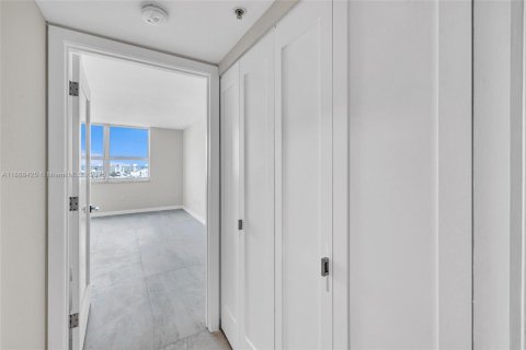 Condominio en venta en Miami Beach, Florida, 2 dormitorios, 100.33 m2 № 1938774 - foto 11