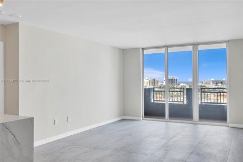 Condominio en venta en Miami Beach, Florida, 2 dormitorios, 100.33 m2 № 1938774 - foto 6