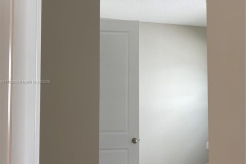 House in Winter Haven, Florida 3 bedrooms № 1953741 - photo 12