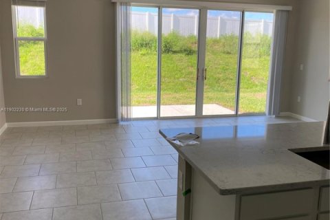 House in Winter Haven, Florida 3 bedrooms № 1953741 - photo 3