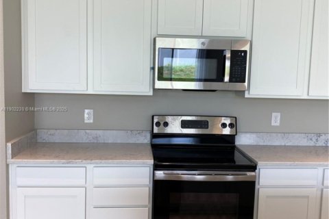 House in Winter Haven, Florida 3 bedrooms № 1953741 - photo 8