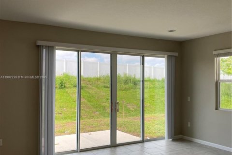 House in Winter Haven, Florida 3 bedrooms № 1953741 - photo 9