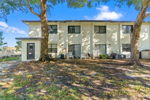 Condominio en venta en Coral Springs, Florida, 2 dormitorios, 90.3 m2 № 2077673 - foto 24