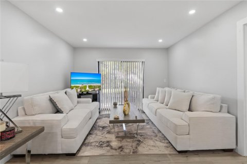 Condominio en Coral Springs, Florida, 2 dormitorios  № 2077673