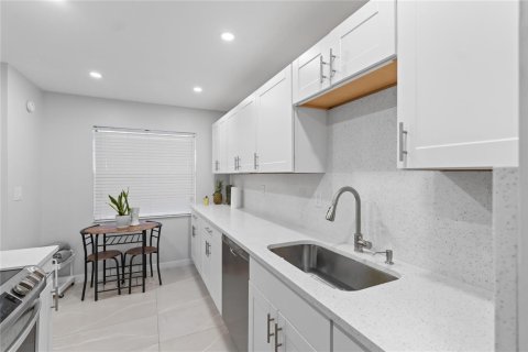 Condominio en venta en Coral Springs, Florida, 2 dormitorios, 90.3 m2 № 2077673 - foto 17