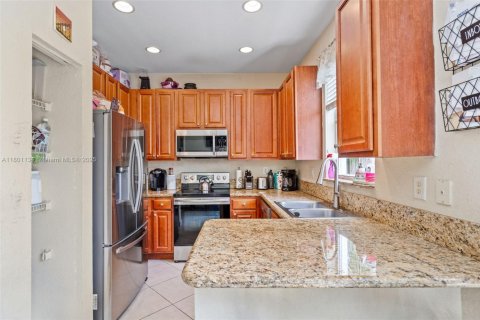 Townhouse in Homestead, Florida 3 bedrooms, 140.1 sq.m. № 1861950 - photo 11