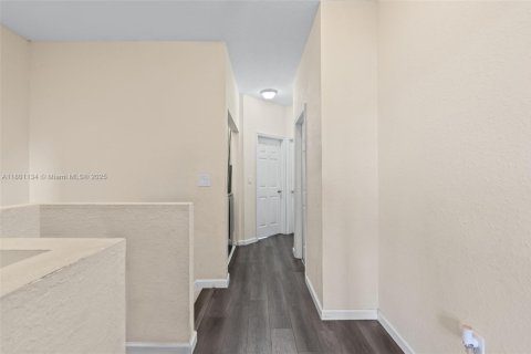 Townhouse in Homestead, Florida 3 bedrooms, 140.1 sq.m. № 1861950 - photo 16