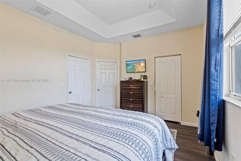 Townhouse in Homestead, Florida 3 bedrooms, 140.1 sq.m. № 1861950 - photo 20