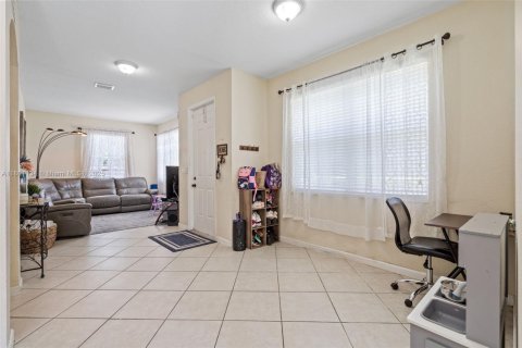 Townhouse in Homestead, Florida 3 bedrooms, 140.1 sq.m. № 1861950 - photo 7