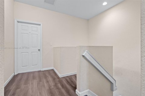Townhouse in Homestead, Florida 3 bedrooms, 140.1 sq.m. № 1861950 - photo 15
