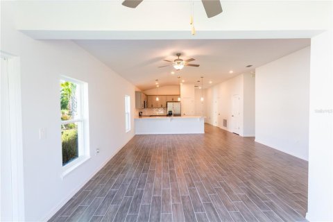 House in Punta Gorda, Florida 4 bedrooms, 167.5 sq.m. № 1446850 - photo 11