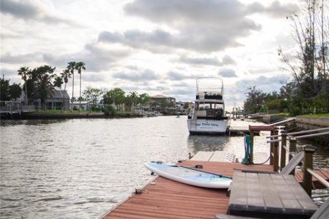 Casa en venta en Hernando Beach, Florida, 2 dormitorios, 149.11 m2 № 1586108 - foto 5