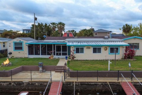 Casa en venta en Hernando Beach, Florida, 2 dormitorios, 149.11 m2 № 1586108 - foto 2